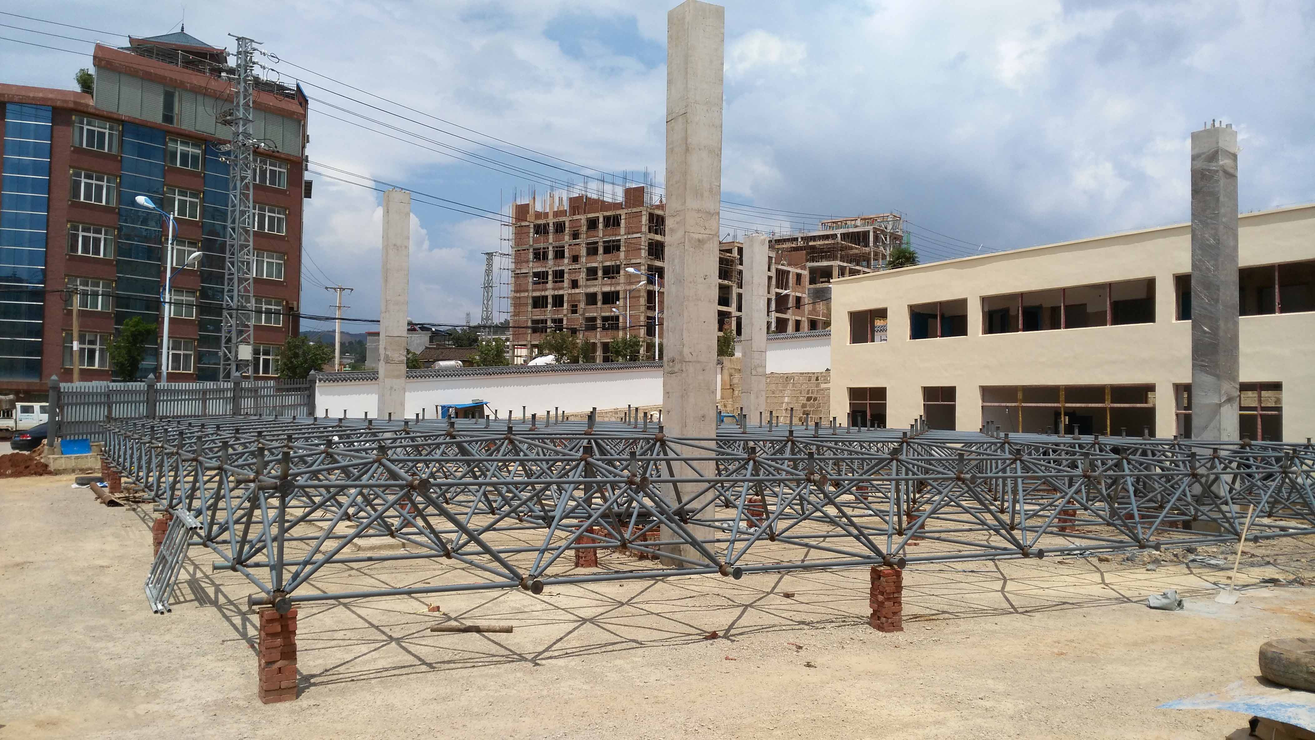 鹿泉小型加油站网架